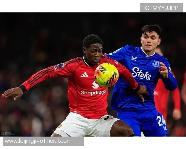 足总杯曼联大胜那不勒斯六球狂潮帽子戏法引发争议判罚热议