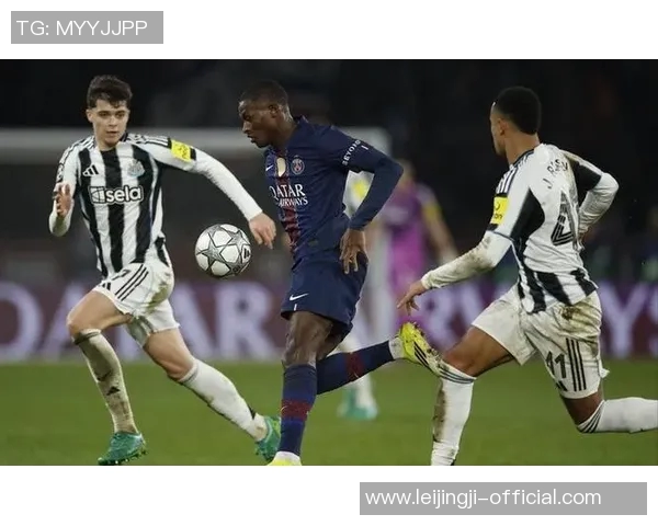 中超赛场惊现冷门巴黎圣日耳曼逆转马竞引发全场热议