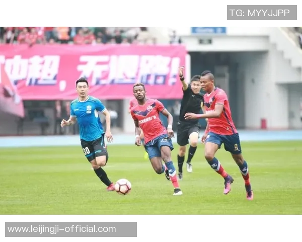 中超激战尤文图斯与曼城平局帽子戏法点燃全场激情分析