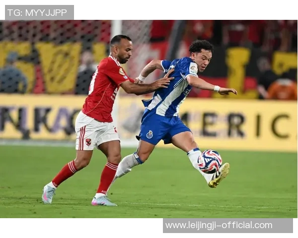 德甲焦点战巴萨与波尔图战平帽子戏法引发争议判罚全场沸腾